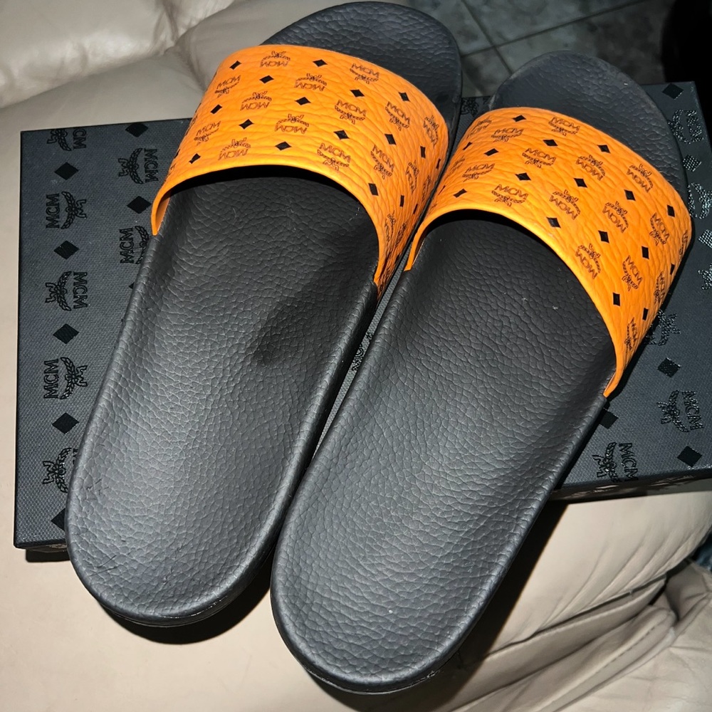 Designer Slides Size 12/13 100% Authentic Burberr… - image 4